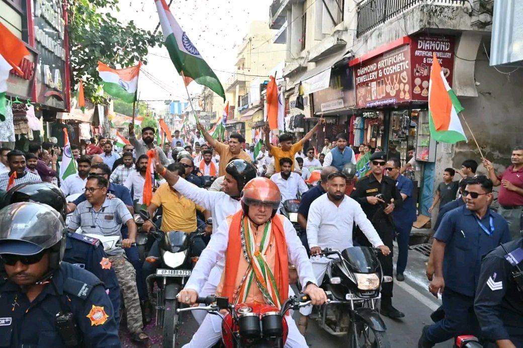 तिरंगा बाइक रैली में शामिल हुए मुख्यमंत्री धामी, हर घर पर तिरंगा फहराए जाने का किया आवाहन