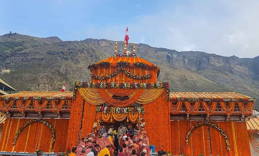 विश्व प्रसिद्ध बदरीनाथ धाम के कपाट 17 नवंबर को होंगे बन्द 