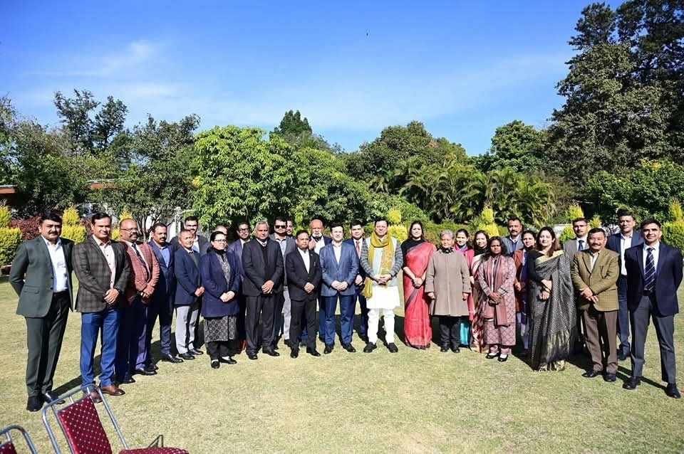 नव वर्ष पर मुख्यमंत्री धामी को बधाइयों का तांता, इन लोगों ने दी शुभकामनाएं