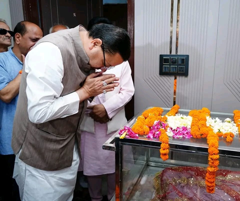 भाजपा के प्रदेश मीडिया प्रभारी की धर्मपत्नी के निधन पर मुख्यमंत्री धामी ने किया गहरा शोक व्यक्त