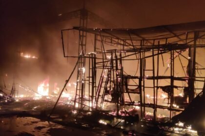 गुरुग्राम में प्रकाश वाटिका बैंक्वेट हाल में भीषण आग, लाखों का नुकसान