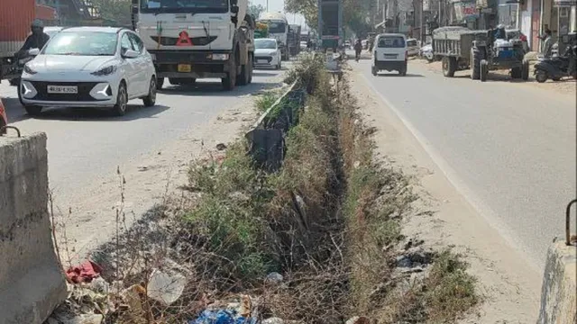 गुरुग्राम एक्सप्रेसवे पर खुले नाले और टूटी रेलिंग से स्कूटी सवार की मौत